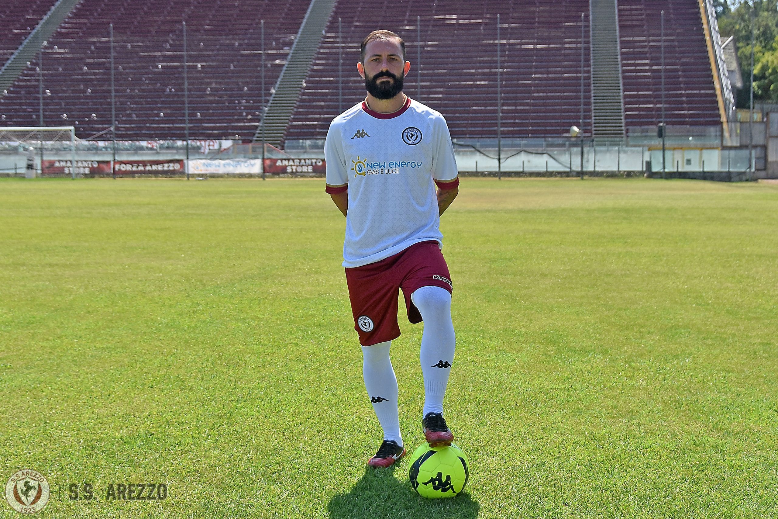 Arezzo calcio store sales